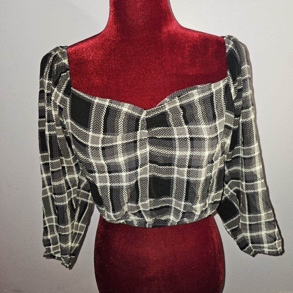 Wild Fable Black/White Ruched Long Sleeve Crop Top SZ S.